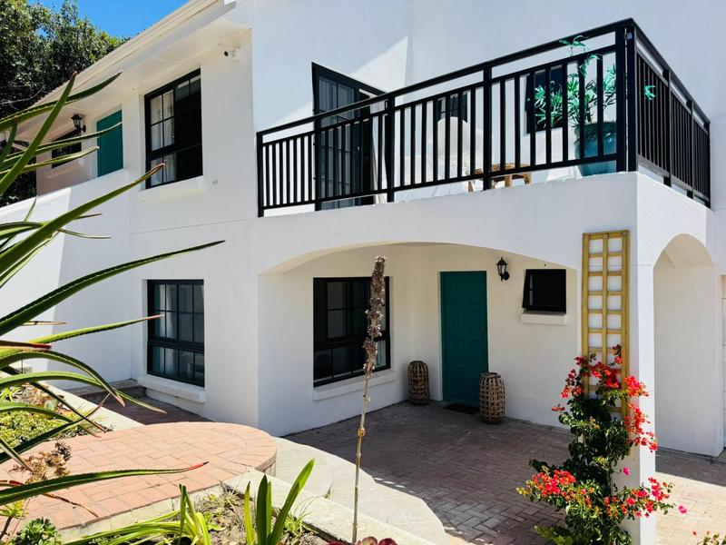 To Let 5 Bedroom Property for Rent in Sandbaai Western Cape